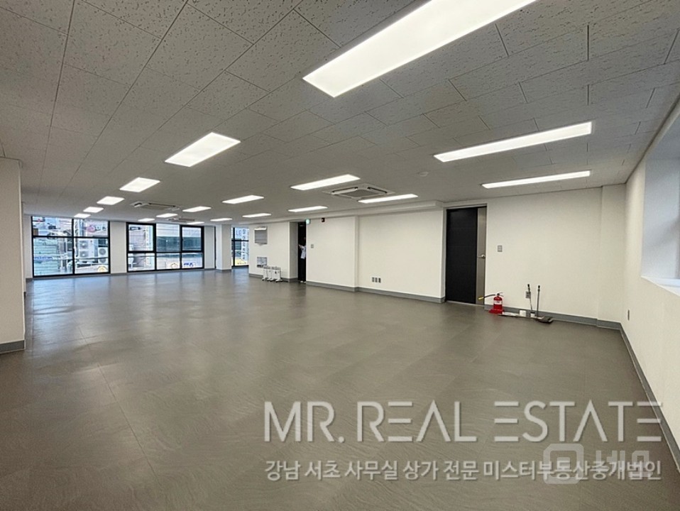 신논현인근 역세권 화이트톤S급인테리어.무료1대 매물의 5번째 사진