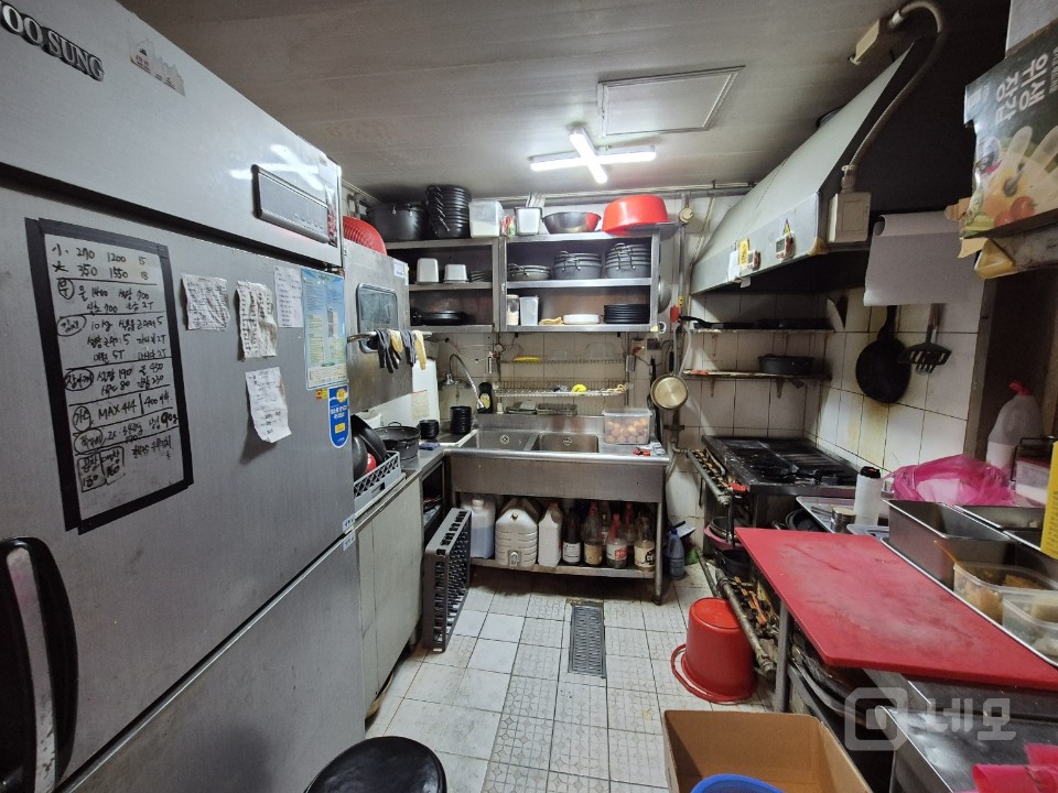 핵심 위치! 논현동 메인 상권의 검증된 맛집을 이어갈 기회! 매물의 7번째 사진