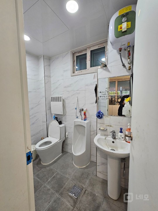 * 강동역 8분 * 신축급 * 강력 추천 * 소액 권리금 매물의 9번째 사진