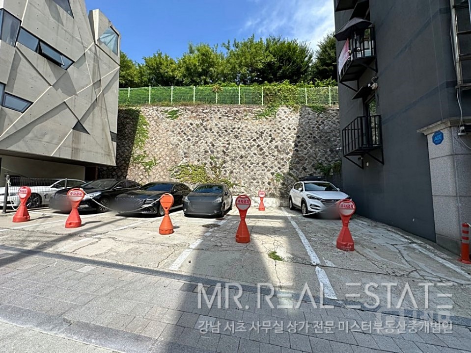 실사진 양재역3분 언주초앞 S급인테리어 무권리 자주식주차 매물의 9번째 사진