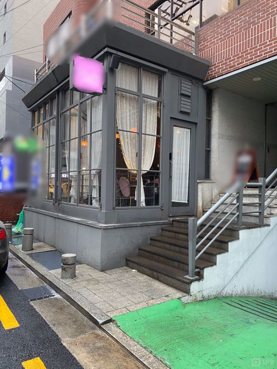 역삼동에 위치한 분위기 좋은 레스토랑 입니다. 매물의 1번째 사진