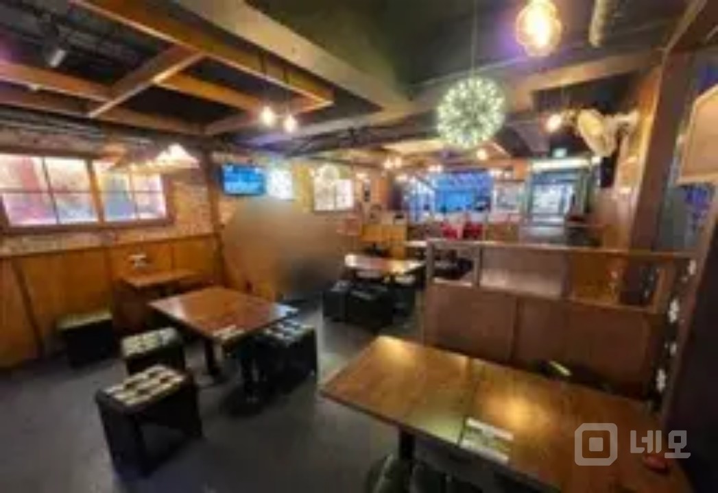 마포 고깃집들 사이에 위치한 손님 많은  맥주집 매물의 1번째 사진