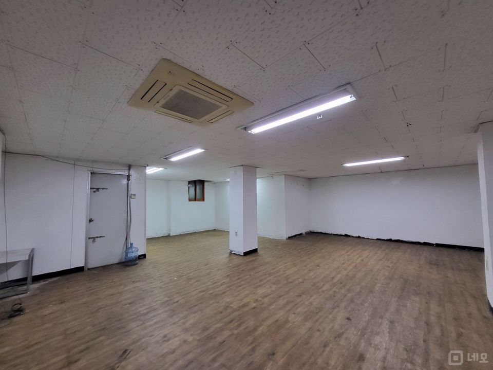 버스정류장 도보 3분 이내 즉시 입주 가능한 사무실 매물의 1번째 사진