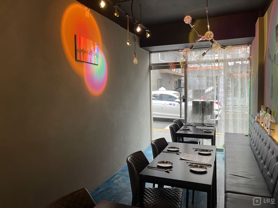 봉천동 매력적인 인테리어, 다양하게 이용 가능한 요리주점 매물의 2번째 사진