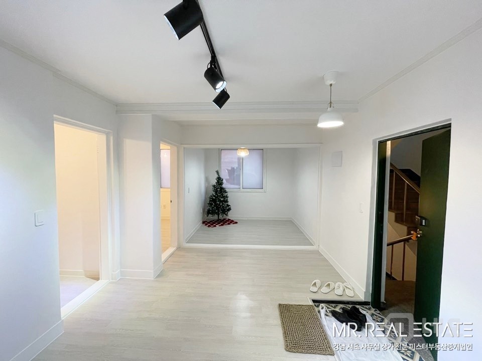 논현초옆.인테리어ACE.사무실.상가.모두환영 매물의 2번째 사진