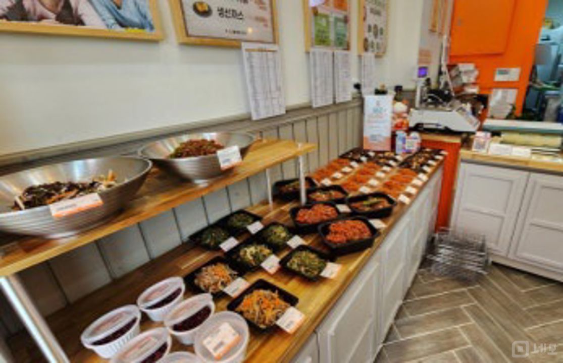 수색동 단지내 상가에 위치한 반찬 판매점 매물의 3번째 사진