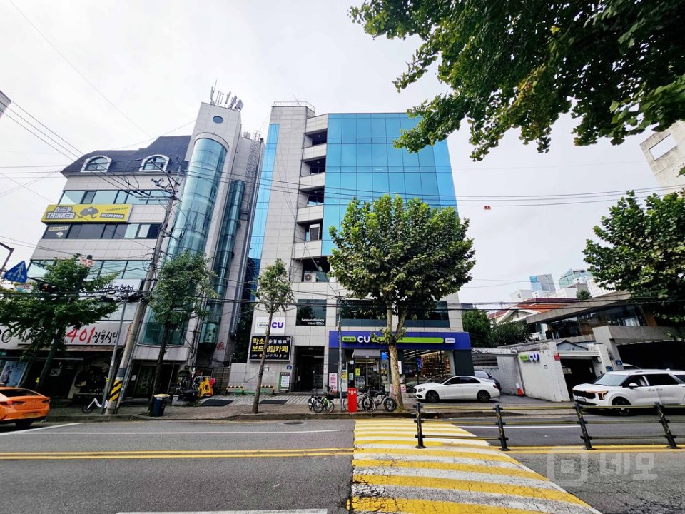 I세븐I 홍대·합정 오피스라인 인테리어 완비 80평대 사무실 임대 매물의 19번째 사진