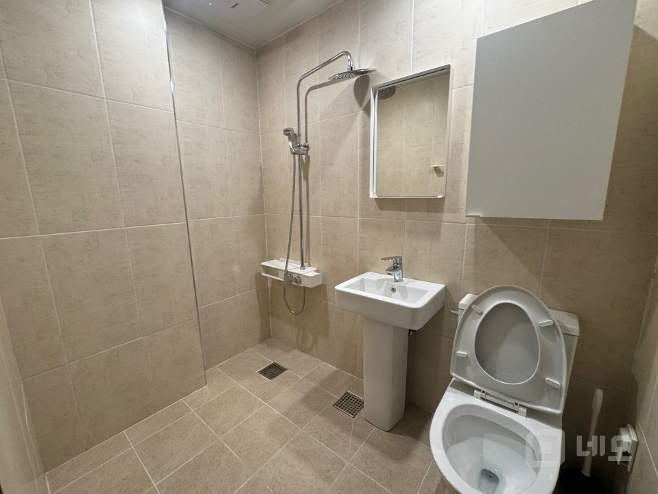 상봉역 도보3분 신축급 저렴한 소형사무실 매물의 8번째 사진