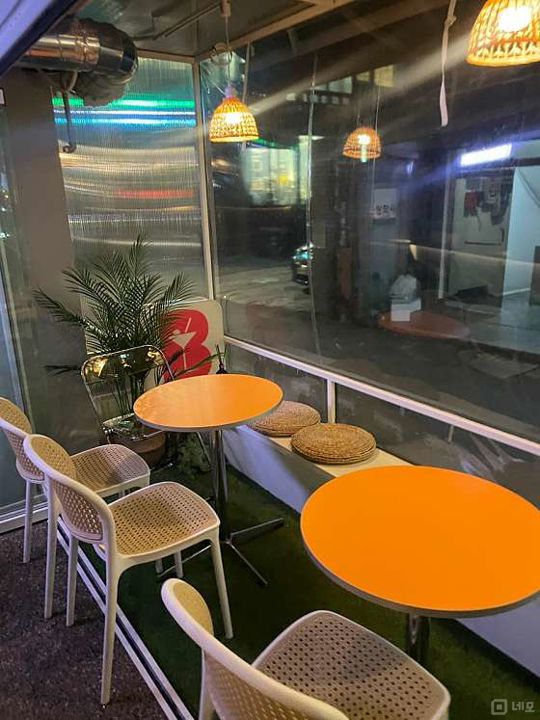 신사동 코너자리에 위치한 요리주점 매물의 6번째 사진