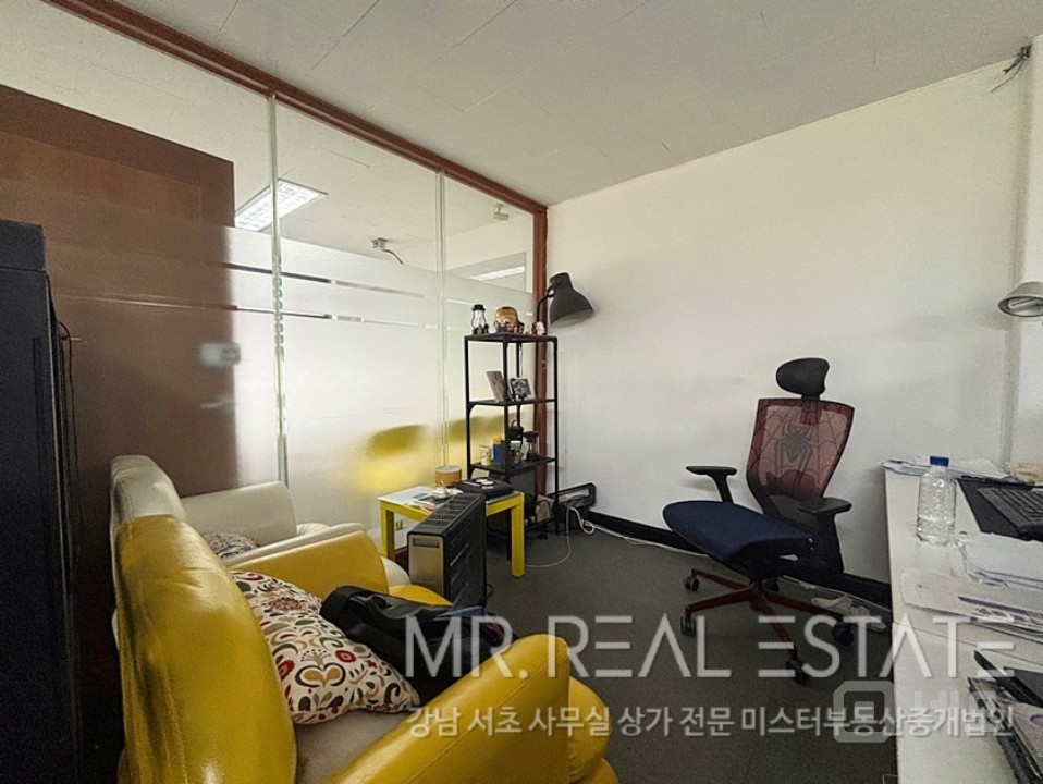 신논현역.역세권.대로변.주차편리.가시성굳 매물의 8번째 사진