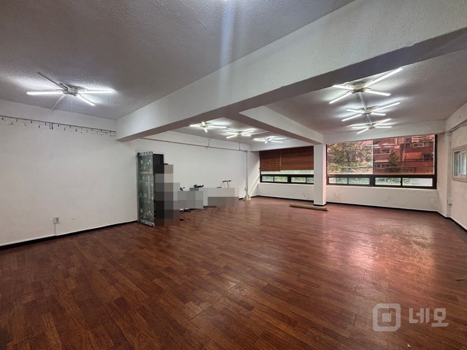 무권리 이대역 바로앞 신촌로 대로변 노출도 높은 상가 사무실 매물의 3번째 사진