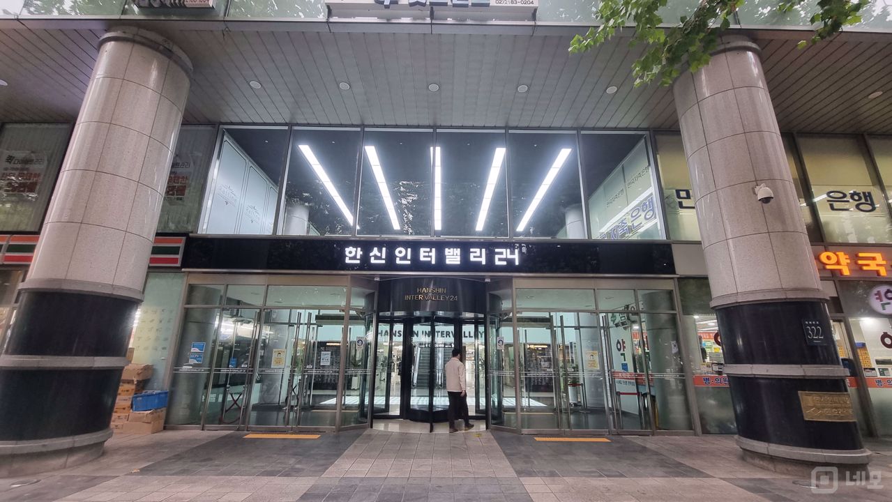 대로변에 위치한 최고급 랜드마크 강력추천 초대형 사무실 매물의 3번째 사진