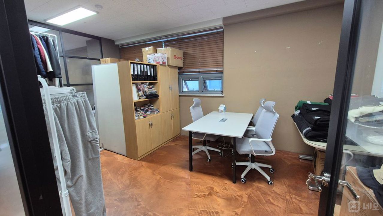 룸2개  인테리어 발산역 사무실, 가성비 저렴 추천 매물의 4번째 사진