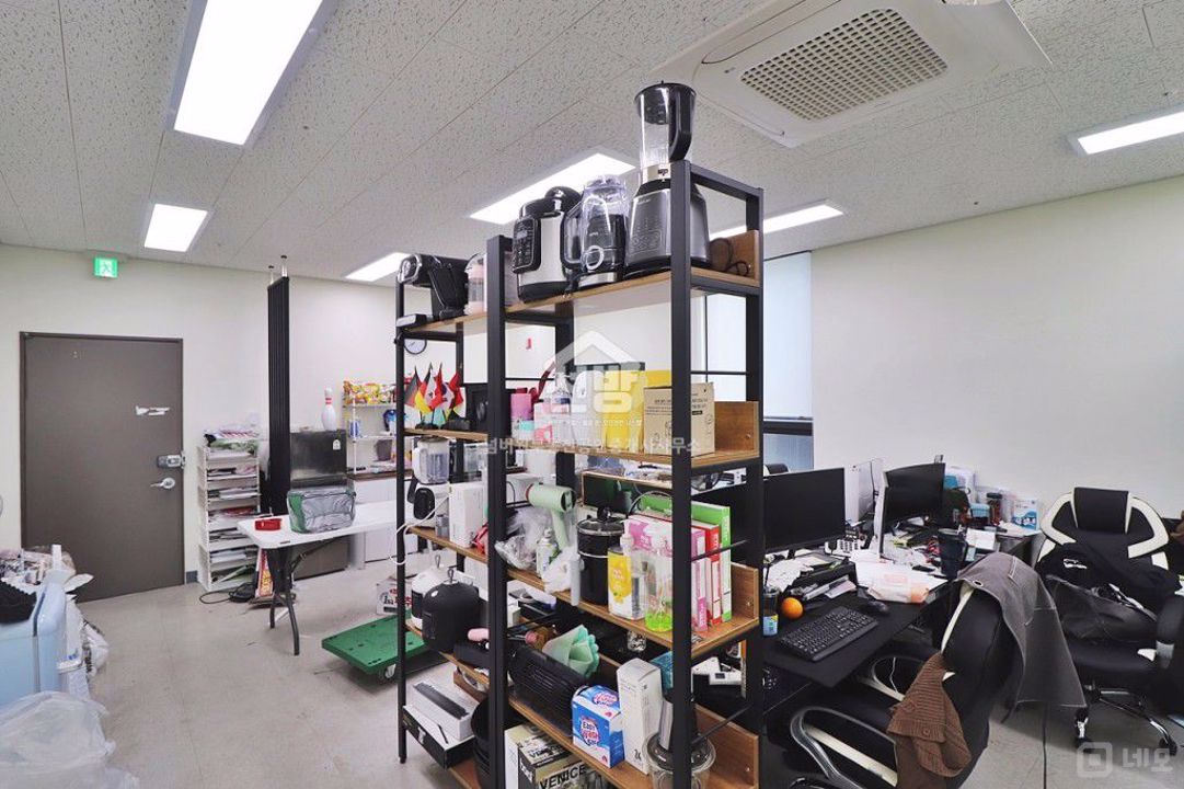 룸인테리어 설치된 사무실 매물 , 탕비공간 풀세팅 끝 매물의 4번째 사진