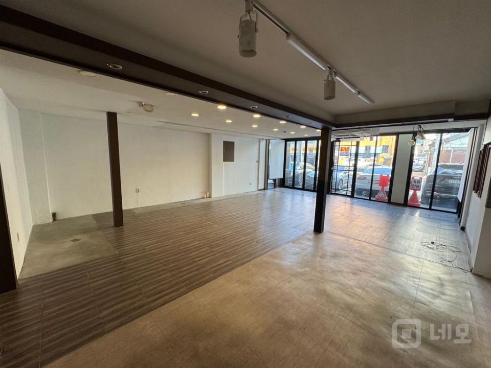 태릉입구역 도보2분 1층 전용넓고 깨끗한 무권리상가 매물의 5번째 사진