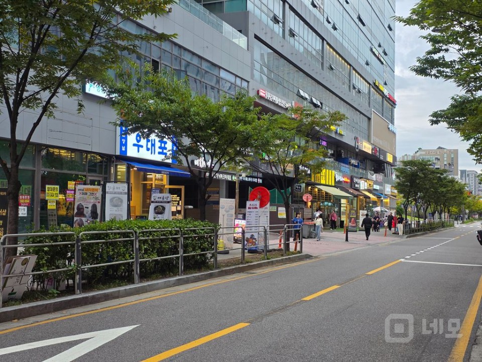 무권리. LG,귀뚜라미등 대기업 직장인 수요상권 1층 상가 매물의 1번째 사진