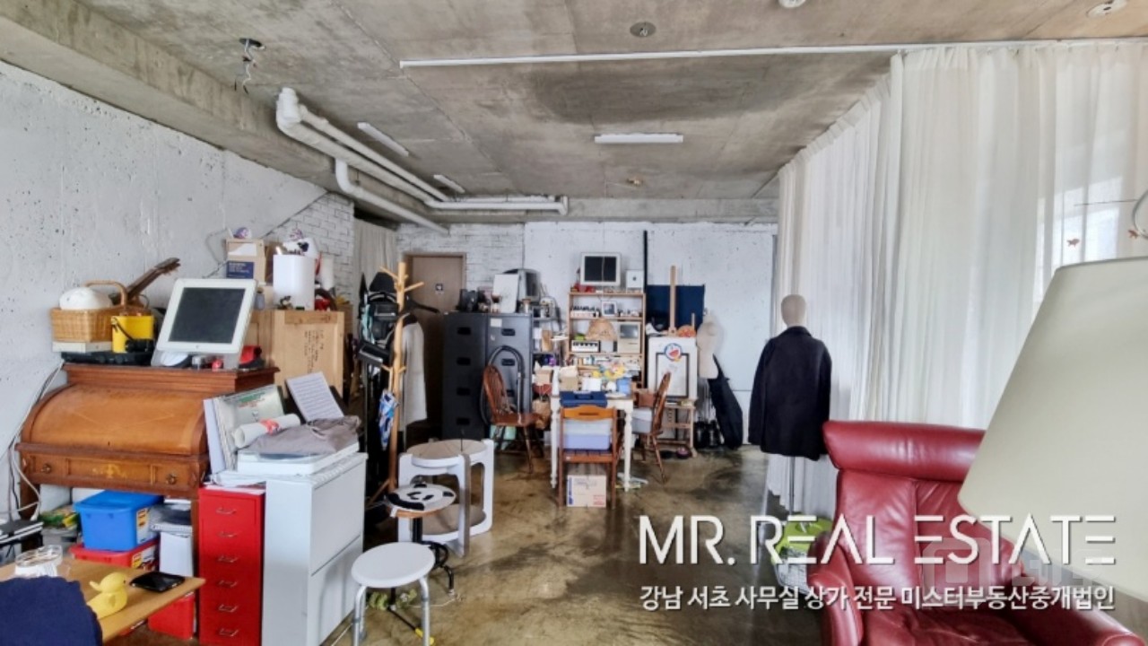 압구정역 인근.3면통창 채광우수.내외관 최상급 인테리어 매물의 5번째 사진