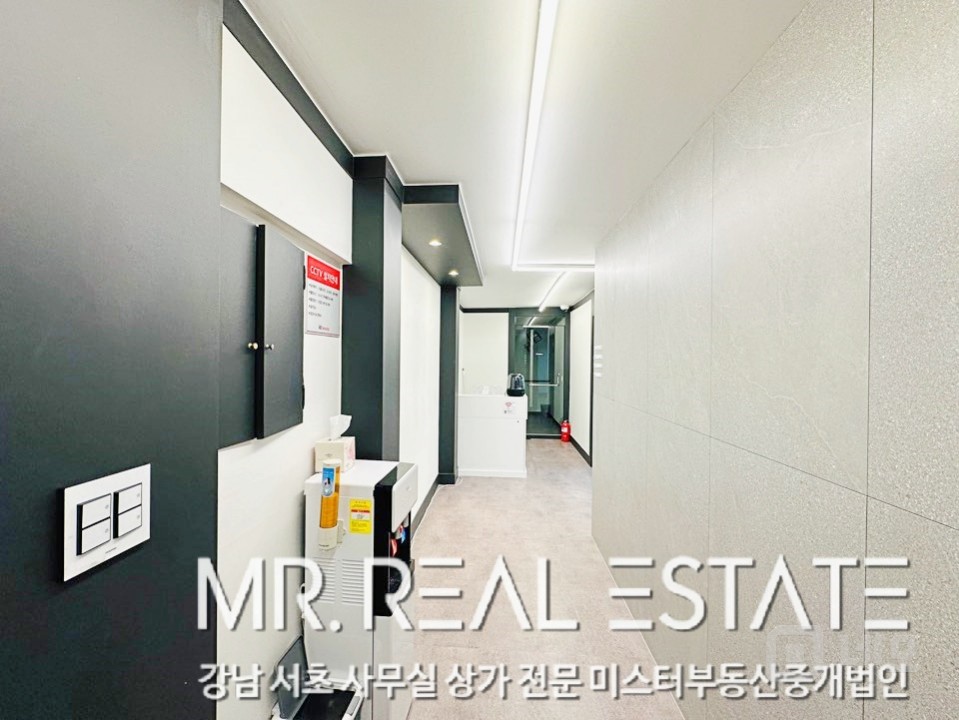 신사역1분.스튜디오강추.룸4.자주식주차.인테리어ACE 매물의 2번째 사진