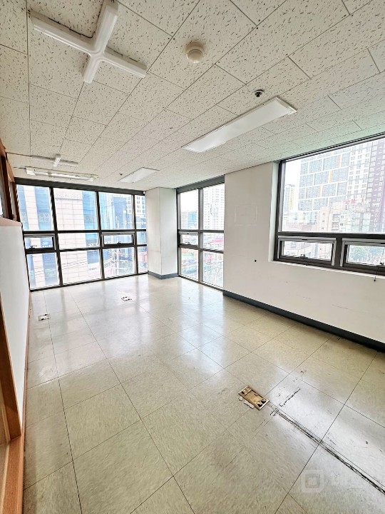 유동인구 좋은 5층 실사진 매물의 3번째 사진