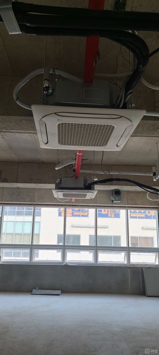 중심상권, 유동인구 많은 보람동 5층 상가 매매 매물의 1번째 사진