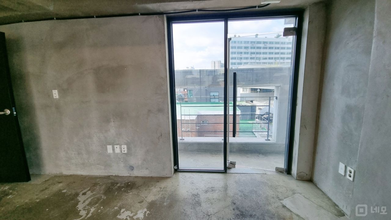 채광 우수한 남서향 5층 사무실 매물의 6번째 사진