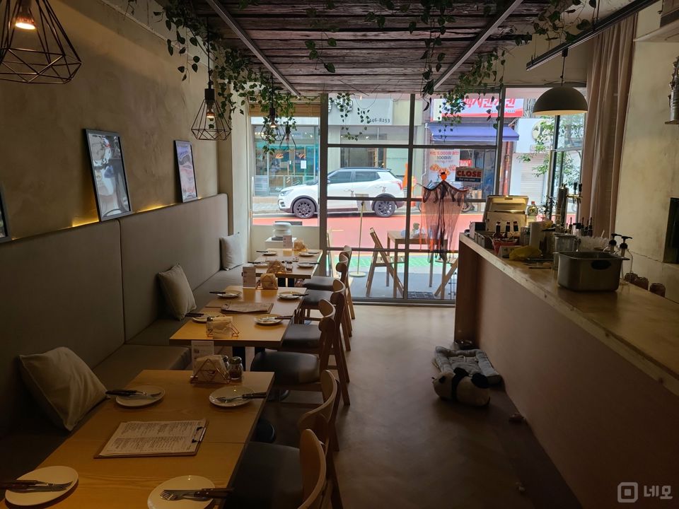 논현동 위치조건 훌륭한 레스토랑 매물의 1번째 사진