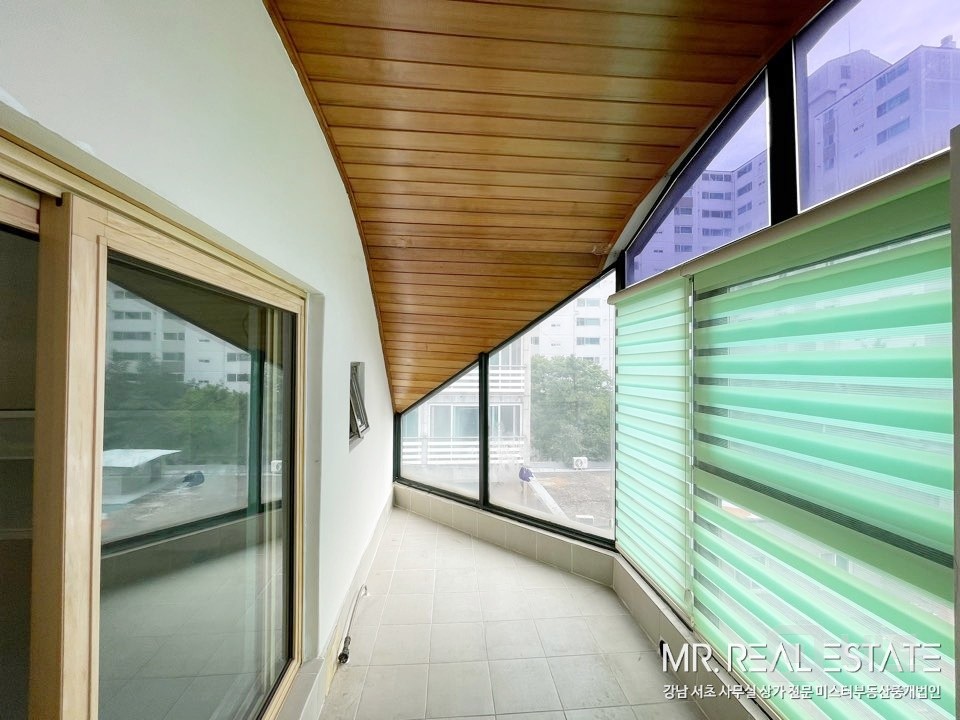 사진有.역삼초 인근 화이트톤 깔끔한 가성비사무실 매물의 9번째 사진