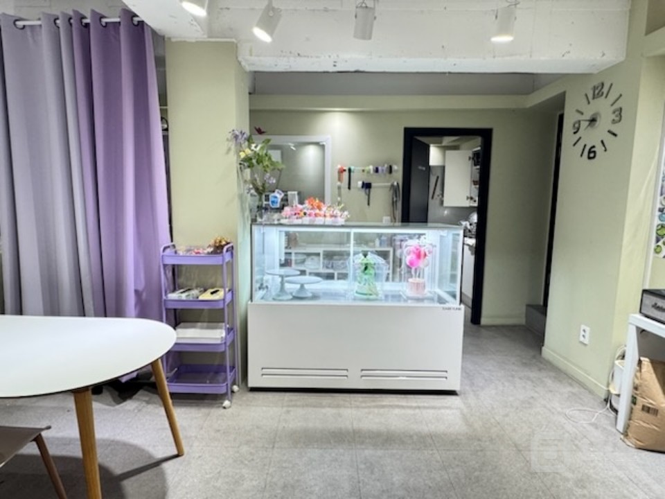 선릉역 도보 3분거리 인테리어  좋은 상가(  왁싱 및  속눈썹 추천)  매물의 2번째 사진