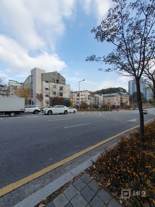 공용주차장이 가까우며  아담하게 사용하실분 추천합니다. 매물의 5번째 사진