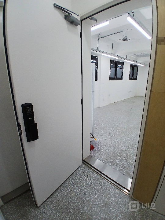 홍대입구역 도보 5분 신축급 1층 사무실 작업실 매물의 3번째 사진