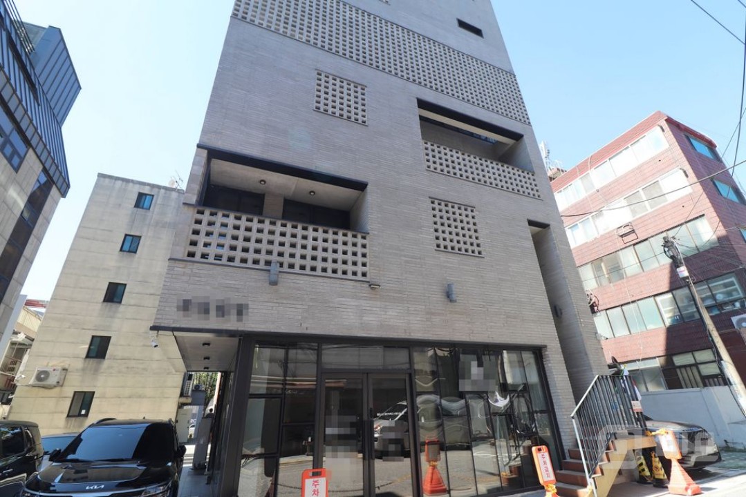망원역 5분 신축급 내외부 수려한 사무실(주차/엘베) 매물의 1번째 사진