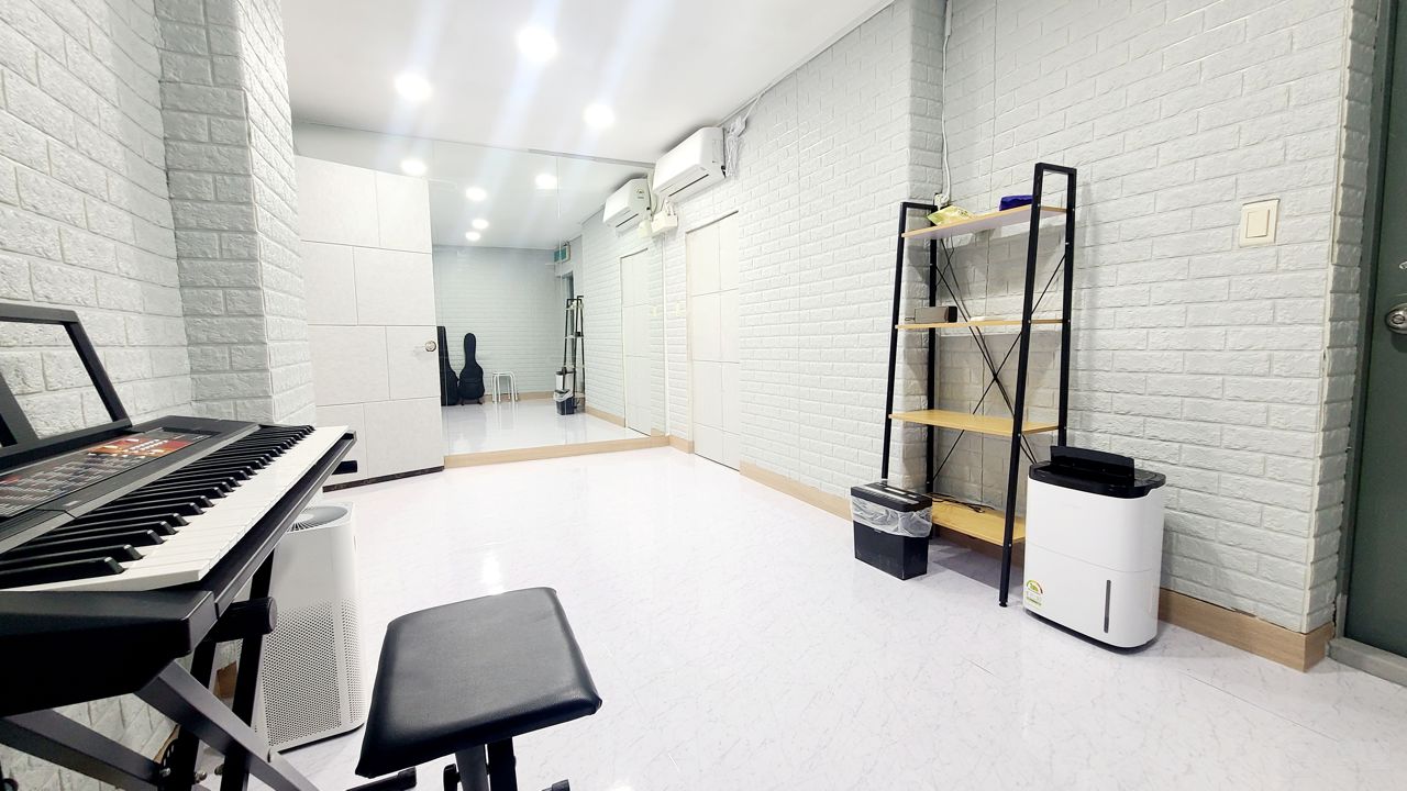 관악구 신림동 인테리어 좋은  지층 연습실 임대 매물의 8번째 사진
