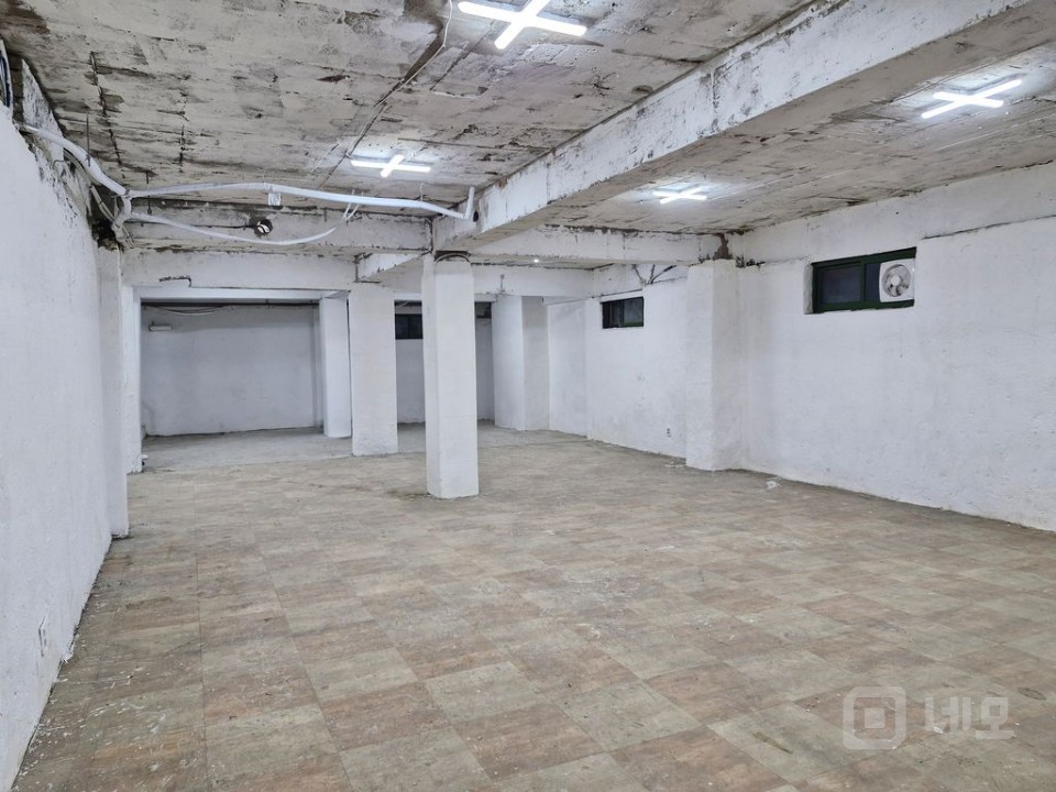사당역 인접한 넓은 평수 지하 상가 매물의 1번째 사진