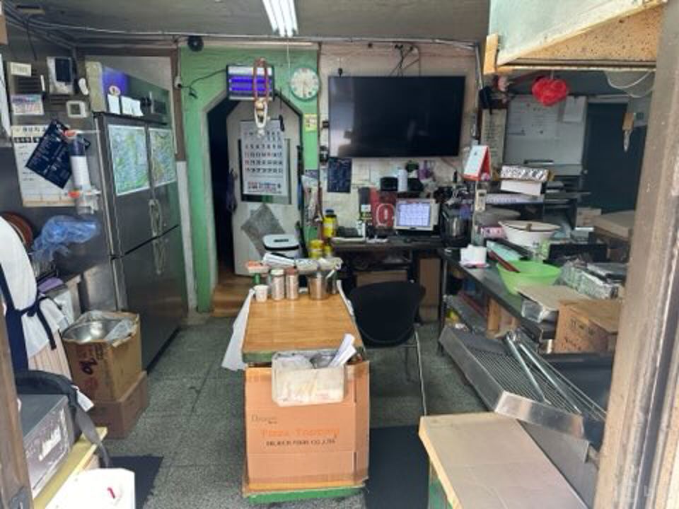 독산동 복합상권에 위치한 치킨, 피자 전문점 매물의 1번째 사진