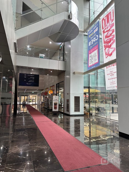 무권리!! 상암동 오피스 상권 프리미엄 1층 카페 매장 매물의 13번째 사진
