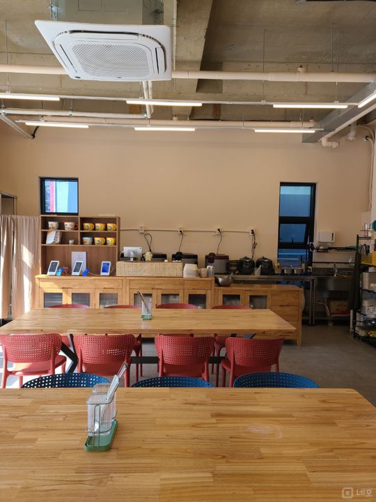 성산동 대로변에 위치한 음식점 매물의 2번째 사진