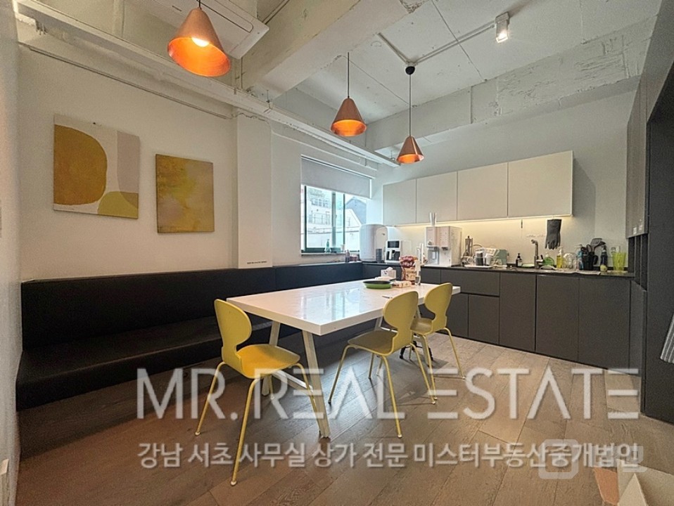도산공원사거리.대로변.인테리어ACE사무실.발렛가능 매물의 6번째 사진