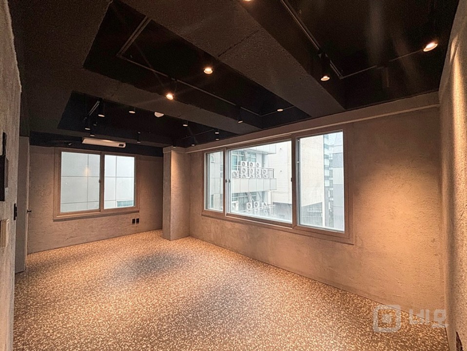 실사진 역삼역4분 풀옵션 엘베 사업자가능 자주식주차 매물의 1번째 사진