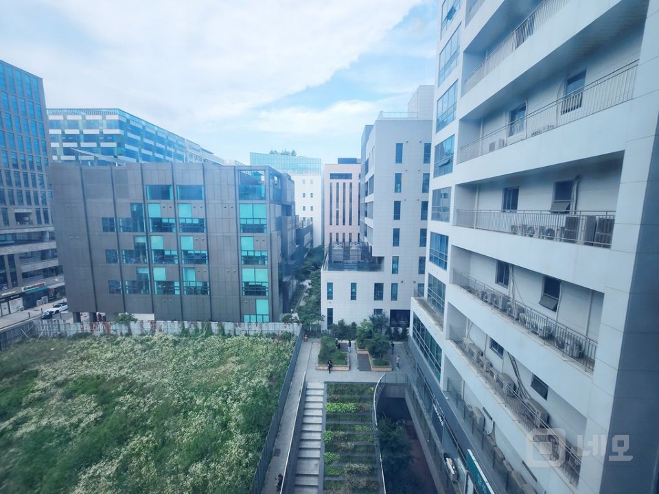 뷰티샵,공방,근생 사무실 추천,높은층고, 개방감 우수, 저렴한 관리비 매물의 5번째 사진