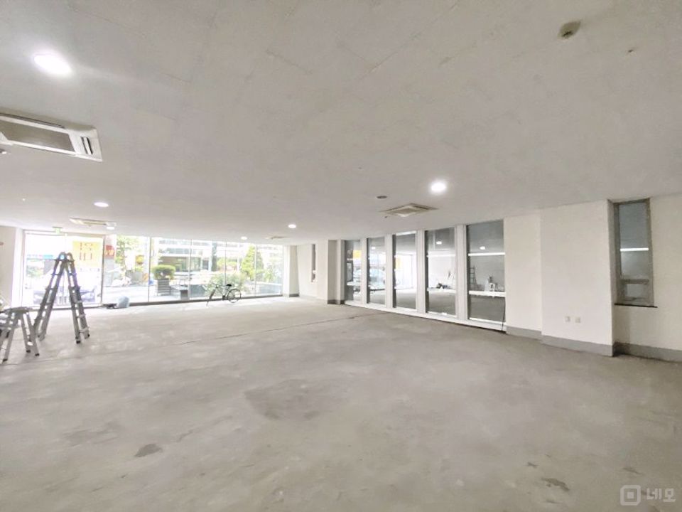 ★남부터미널역 도보 3분거리 초역세권 쾌적하고 깔끔한 사무실 임대★ 매물의 1번째 사진