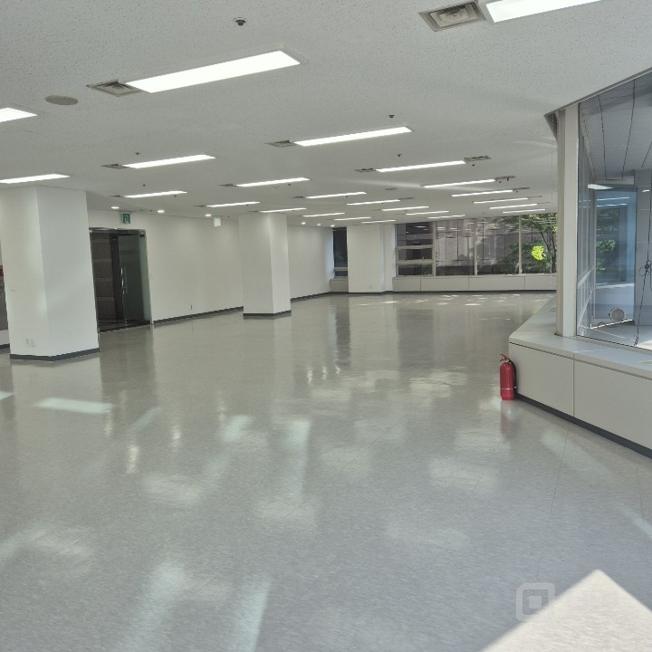 💕삼성동 I 쾌적한 화이트톤 인테리어 I 빠른 계약 예상되는 사무실 매물의 11번째 사진