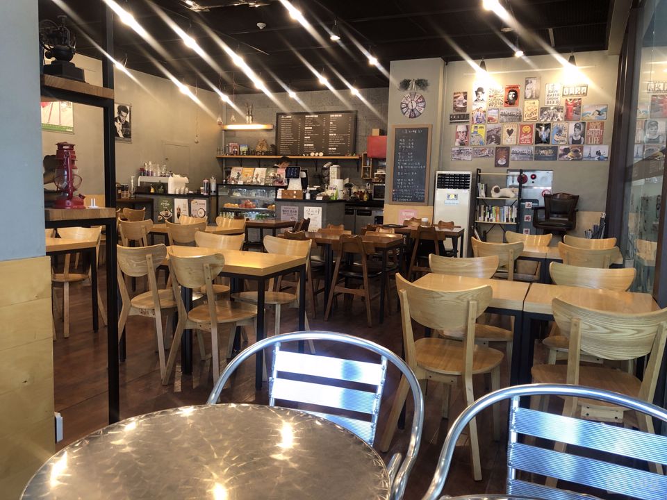강남구 청담동 위치 좋은 1층 카페 매물의 3번째 사진