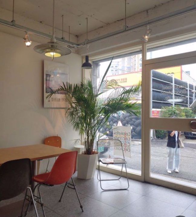망미역 초역세권, 깔끔한 인테리어 완비된 광안동 돈까스 전문점 매물의 4번째 사진