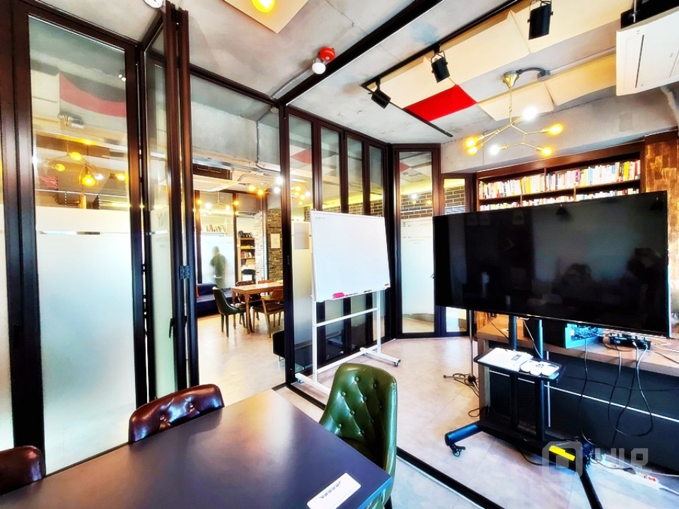 JS 지정 주차 2대 방음시설 완비 녹음실 임대 매물의 3번째 사진