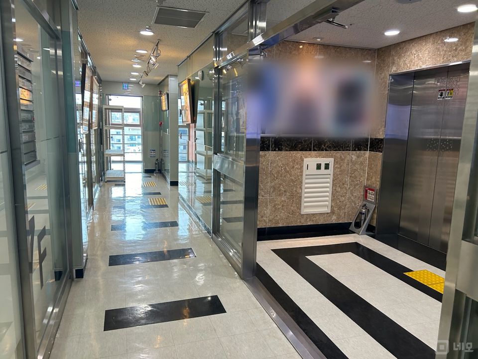 동대문구 신설동, 지하철역 바로 앞 초역세권 100평 대형 사무실 매물의 5번째 사진