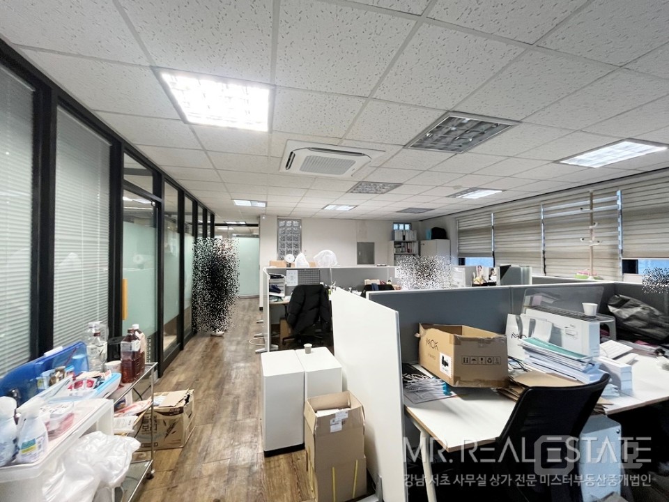 신사역3분 빠른입주 통창 엘베 자주식주차 단독층사용 매물의 7번째 사진