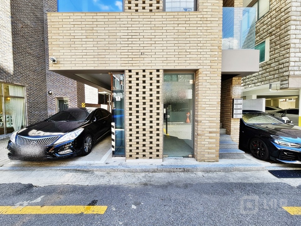 JS 신축급 1층 상가/사무실임대! 전용주차 1대 매물의 1번째 사진