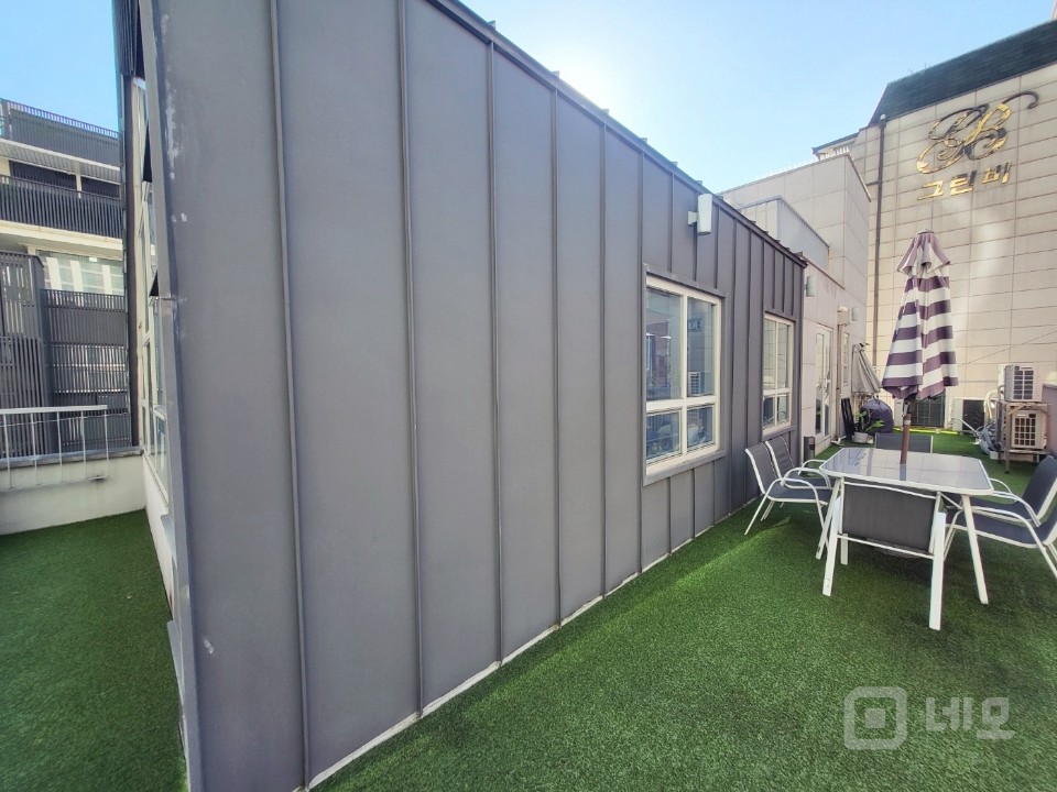 언주역 더블 테라스 특급 ACE 공간 높은층고 화이트톤 디자인 인테리어 매물의 1번째 사진