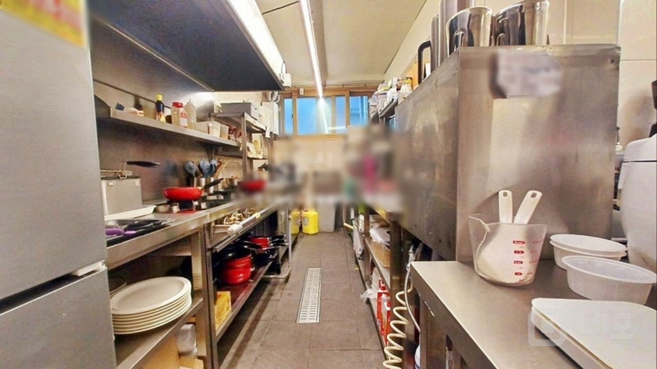 뱅뱅사거리 이면 1층 상가 매물의 3번째 사진