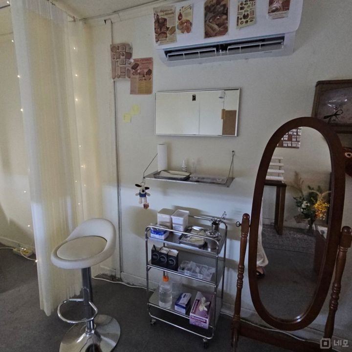 상암동 먹자골목 피어싱&악세사리샵 매물의 8번째 사진